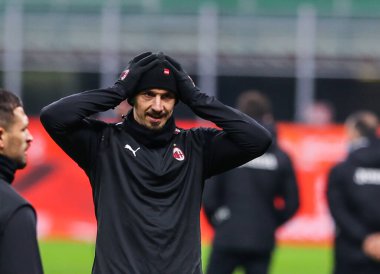 AC Milan 'dan Zlatan Ibrahimoviç, İtalya' nın Milano kentinde oynanan Serie A karşılaşmasında ısınıyor. - Fotoğraf: LM / Fabrizio Carabelli