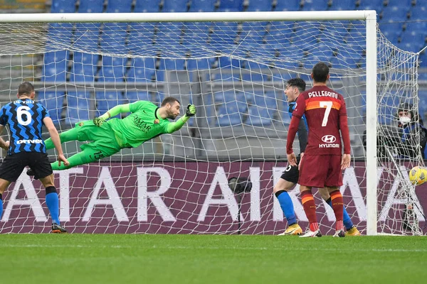 Roma Itália Janeiro Milan Skriniar International Milan Marcando Gol Durante — Fotografia de Stock