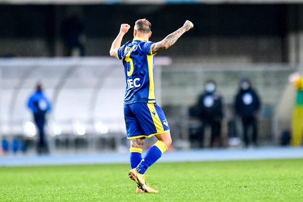 Federico Dimarco Hellas Verona Celebra Victoria Hellas Verona Crotone Partido — Foto de Stock