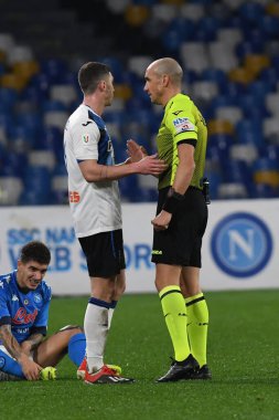 İtalyan futbolu Coppa Italia maçında Michael Fabbri (hakem) SSC Napoli-Atalanta BC maçında Napoli, İtalya 'daki Diego Armando Maradona Stadyumu' nda, 3 Şubat 2021 - Fotoğraf: LiveMedia / Renato Olimpio