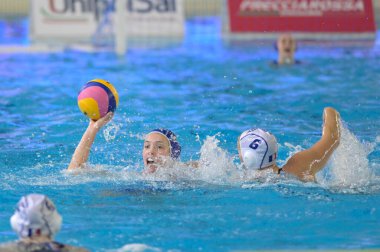 12 CHIAPPINI Izabella (İtalya) - Kadınlar & # 39; Waterpolo Olimpiyat Turnuvası sırasında MAHIEU Geraldine (Fransa) - Fransa-İtalya - İtalya Trieste Olimpiyat Oyunları, 19 Ocak 2021 - Fotoğraf: LM / Marco Todaro