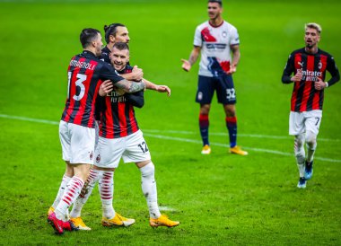 AC Milan 'dan Ante Rebiç, İtalya' nın Milano kentindeki Giuseppe Meazza Stadyumu 'nda oynanan AC Milan-Crotone FC maçında attığı golü kutluyor.