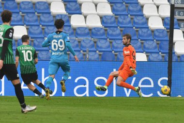 Filip Djiuriciç (Sassuolo) gol atmasına karşın, hakem İtalya 'nın başkenti Reggio Emilia' daki MAPEI Stadyumu 'nda oynanan Amerikan Sassuolo-AC Spezia maçında ofsayt golünü iptal edecek, 06 Şubat 2021 - Fotoğraf: LiveMedia / Alessio Tarpini