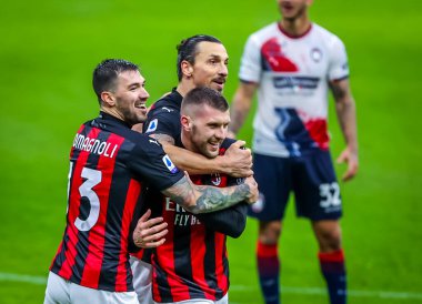 AC Milan 'dan Ante Rebiç, İtalya' nın Milano kentindeki Giuseppe Meazza Stadyumu 'nda oynanan AC Milan-Crotone FC maçında attığı golü kutluyor.
