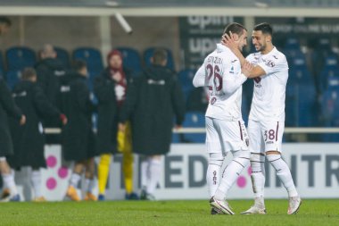 Federico Bonazzoli (Torino FC) İtalya Serie A maçında eşitleyici golü attıktan sonra Rolando Mandragora (Torino FC) ile kutlama yapıyor. Atalanta BC, Torino FC 'ye karşı Bergamo, İtalya' daki Gewiss Stadyumu, 06 Şubat 2021 - Fotoğraf: LiveMedia / F
