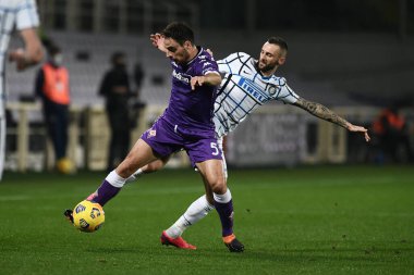 ACF Fiorentina takımından Giacomo Bonaventura, FC Internazionale takımından Marcelo Brozoviç 'e karşı İtalya Futbol Serisi A maçında ACF Fiorentina FC Internazionale' ye karşı Floransa, İtalya 'daki Artemio Franchi stadyumunda, 5 Şubat 2021 - Fotoğraf: Li