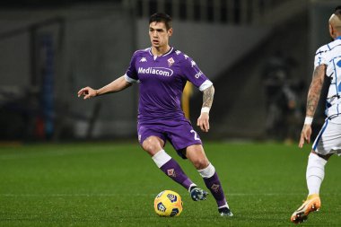 ACF Fiorentina takımından Lucas Martinez Quarta, İtalya 'nın Floransa kentindeki Artemio Franchi stadyumunda oynanan ACF Fiorentina-FC Internazionale maçı sırasında görev başında.