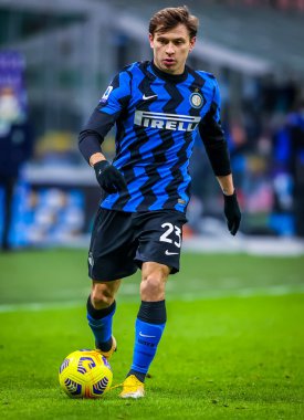 FC Internazionale takımından Nicolo Barella İtalya 'nın Milano şehrindeki Giuseppe Meazza Stadyumu' nda oynanan FC Internazionale maçında görev başında.