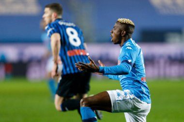 Victor Osimhen (SSC Napoli) İtalyan futbolu Coppa Italia maçı sırasında İtalya 'nın Bergamo kentindeki Gewiss Stadyumu' nda Atalanta BC ve SSC Napoli maçını protesto etti.