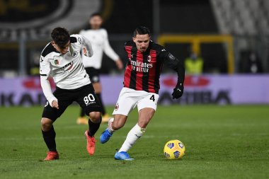 AC Spezia takımından Kevin Agudelo 'ya karşı İtalyan futbolu Serie A maçında Spezia Calcio, La Spezia, İtalya' daki Alberto Picco Stadyumu 'nda AC Milan' a karşı, 13 Şubat 2021 - Fotoğraf: LiveMedia / Matteo Papini