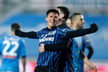 Matteo Pessina (Atalanta), İtalya 'nın Bergamo kentindeki Gewiss Stadyumu' nda oynanan İtalya Coppa Italia maçında gol attıktan sonra kutluyor.