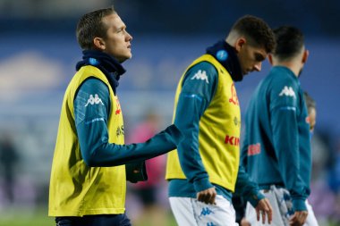 Piotr Zielinski (SSC Napoli) İtalya 'nın Bergamo kentindeki Gewiss Stadyumu' nda oynanan İtalya Coppa Italia maçından önce ısınıyor.