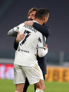 Andrea Pirlo (Koç Juventus FC) İtalya 'nın Torino kentindeki Allianz Stadyumu' nda oynanan Coppa Italia maçında Cristiano Ronaldo (Juventus FC) ile kutlama yapıyor, 9 Şubat 2021 - Fotoğraf: LiveMedia / Claudio Benedet