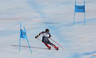 ZUBCIC Filip (CRO) Alp yarışı sırasında gümüş madalya 2021 FIS Alp Dünya SKI Şampiyonası - Paralel Dev Slalom - Rumerlo 'daki Erkekler (BL), İtalya, 16 Şubat 2021 - Fotoğraf: LiveMedia / Sergio Bisi