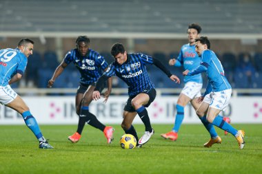 İtalya 'nın Bergamo şehrindeki Gewiss Stadyumu' nda oynanan Atalanta BC-SSC Napoli maçı sırasında ceza sahasında (Atalanta) Matteo Pessina (Atalanta) - Fotoğraf: LiveMedia / Francesco Scaccianoce