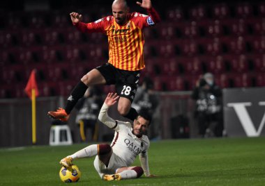 İtalyan futbolu Serie A maçında Pasquale Schiattarella (Benevento Calcio) Benevento Calcio AS Roma 'ya karşı Benevento, İtalya' daki Ciro Vigorito stadyumunda, 21 Şubat 2021 - Fotoğraf: LiveMedia / Renato Olimpio
