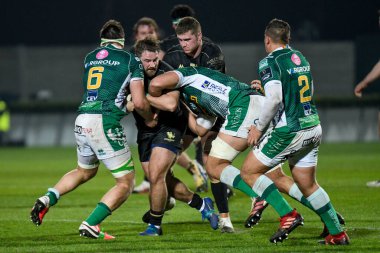Paddy Mcallister (Connacht) Ruggeri (Benetton Treviso) ve Irne Herbst (Benetton Treviso) Rugby Guinness Pro 14 maçında Benetton Treviso 'ya karşı Connacht Rugby Monigo Stadyumu, Treviso, İtalya - 26 Şubat 2021
