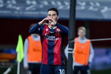 Nicola Sansone (Bologna), İtalya 'nın Bologna şehrinde 27 Şubat 2021' de oynanan Renato Dall & # 39; Ara Stadyumu 'nda oynanan İtalya Serie A maçında 2-0' lık gol attıktan sonra kutlama yapıyor.