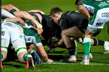 Kieran Marmion (Connacht) Rugby Guinness Pro 14 maçında topu Treviso, İtalya 'daki Monigo Stadyumu' nda Benetton Treviso-Connacht Rugby maçında tanıttı.