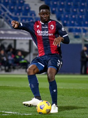 İtalya 'nın Bologna şehrindeki Renato Dall & # 39; Ara stadyumunda oynanan İtalyan futbolu Serie A maçında Adama Soumaoro (Bologna) - 27 Şubat 2021 - LiveMedia / Ettore Griffoni