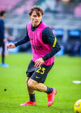 FC Internazionale takımından Nicolo Barella, 28 Şubat 2021 'de İtalya' nın Milano kentinde bulunan Giuseppe Meazza Stadyumu 'nda oynanan FC Internazionale maçında ısındı.