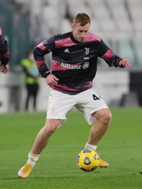 Dejan Kulusevski (Juventus FC) İtalya 'nın Torino şehrindeki Allianz Stadyumu' nda oynanan Juventus FC - LiveMedia / Claudio Benedetto maçında ısınma turunda