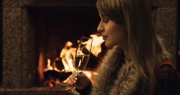 Woman drinking champagne — Stock Video