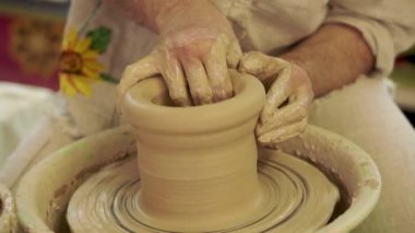 Çanak çömlek oluşturma işlemi