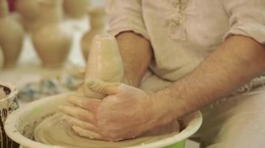 Çanak çömlek oluşturma işlemi