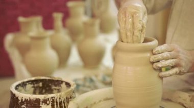 Çanak çömlek oluşturma işlemi