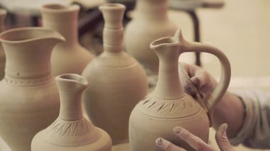 Çanak çömlek oluşturma işlemi