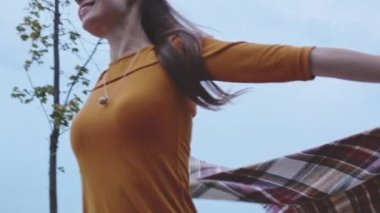 Mutlu güzel genç kadın