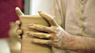 Çanak çömlek oluşturma işlemi