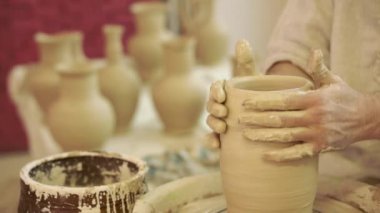 Çanak çömlek oluşturma işlemi