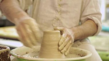 Çanak çömlek oluşturma işlemi