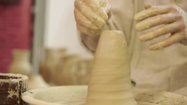 Çanak çömlek oluşturma işlemi