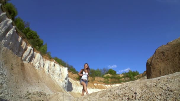 Mujer senderista en Gran Cañón — Vídeos de Stock