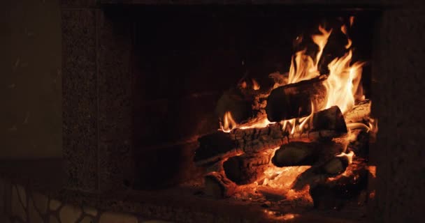 Mouvement lent de la combustion de la cheminée — Video