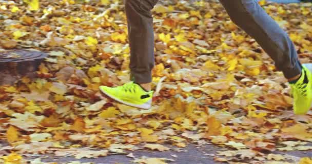 Runner woman feet running — Stock Video