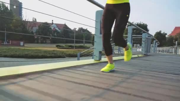 Coureur femme pieds courir — Video