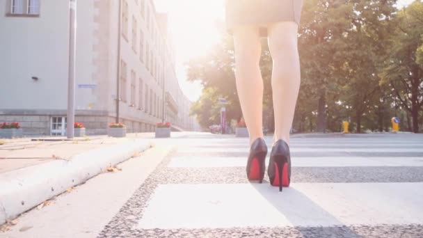 Sexy woman legs walking in city — Stock Video