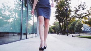 seksi kadın bacaklar siyah ayakkabı 