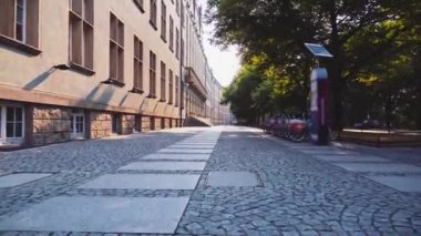 Kamera City Street üzerinde uçar