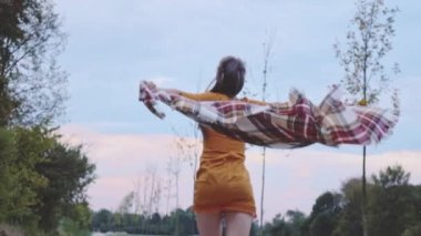 Mutlu güzel genç kadın