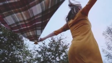 Mutlu güzel genç kadın