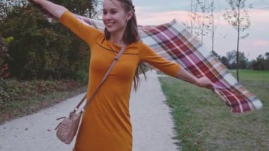 Mutlu güzel genç kadın