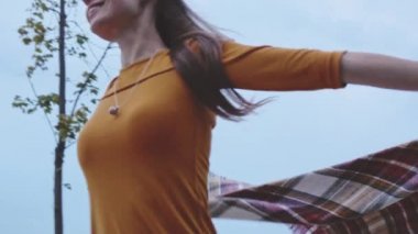 Mutlu güzel genç kadın