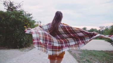 Mutlu güzel genç kadın