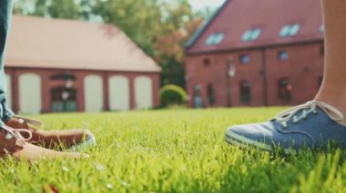 Ayak ve bacaklar kapat