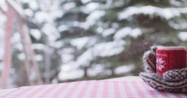 Çay kış tutan eller